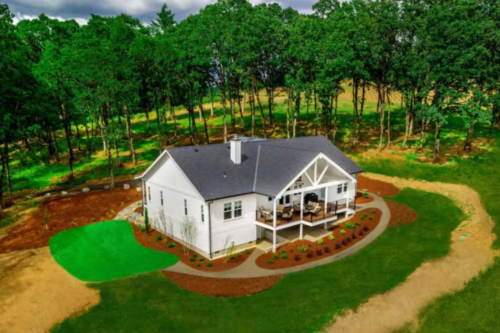 The Farmhouse at Quandary Vineyards