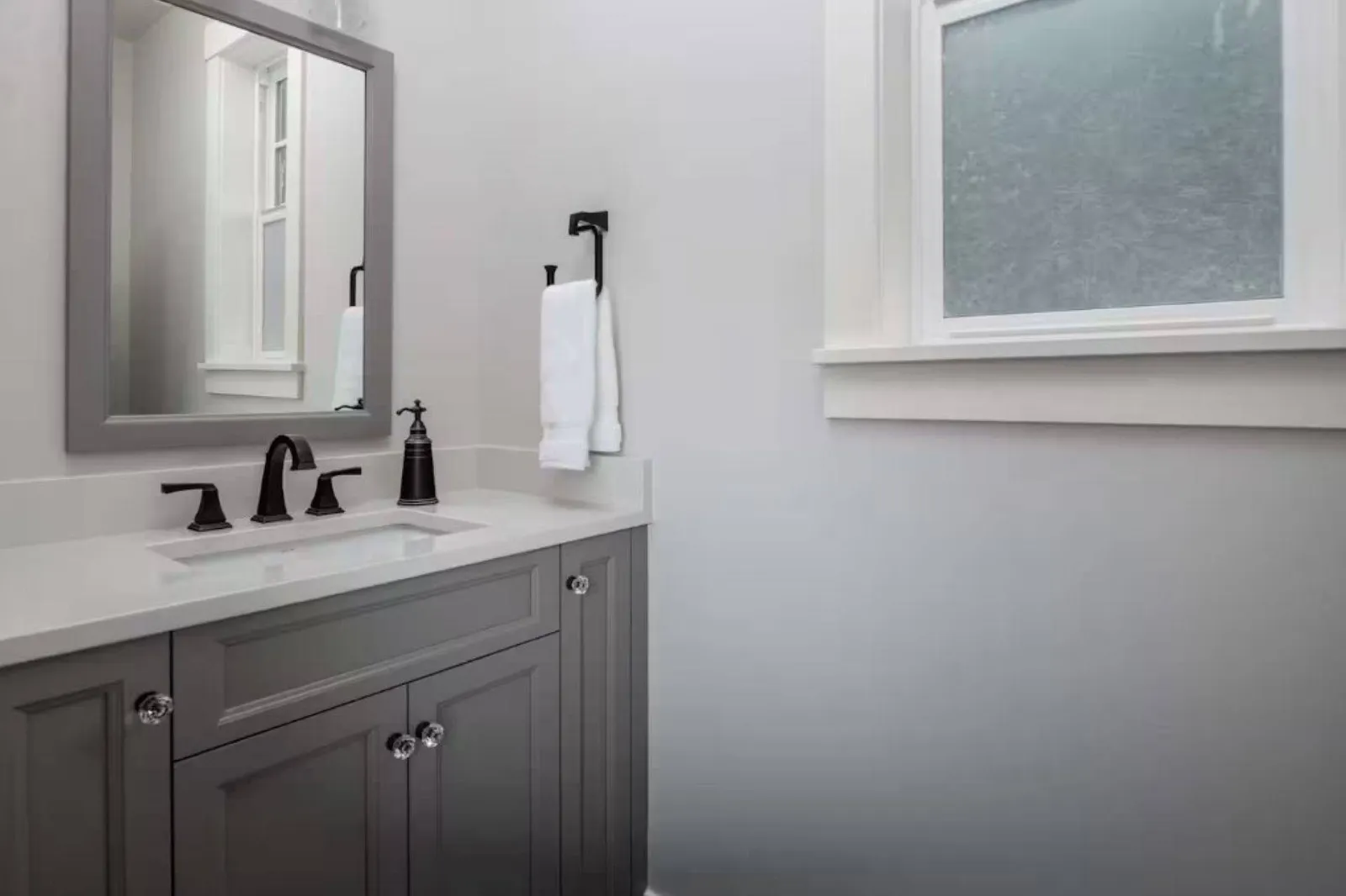 The Farmhouse at Quandary Vineyards Half Bath