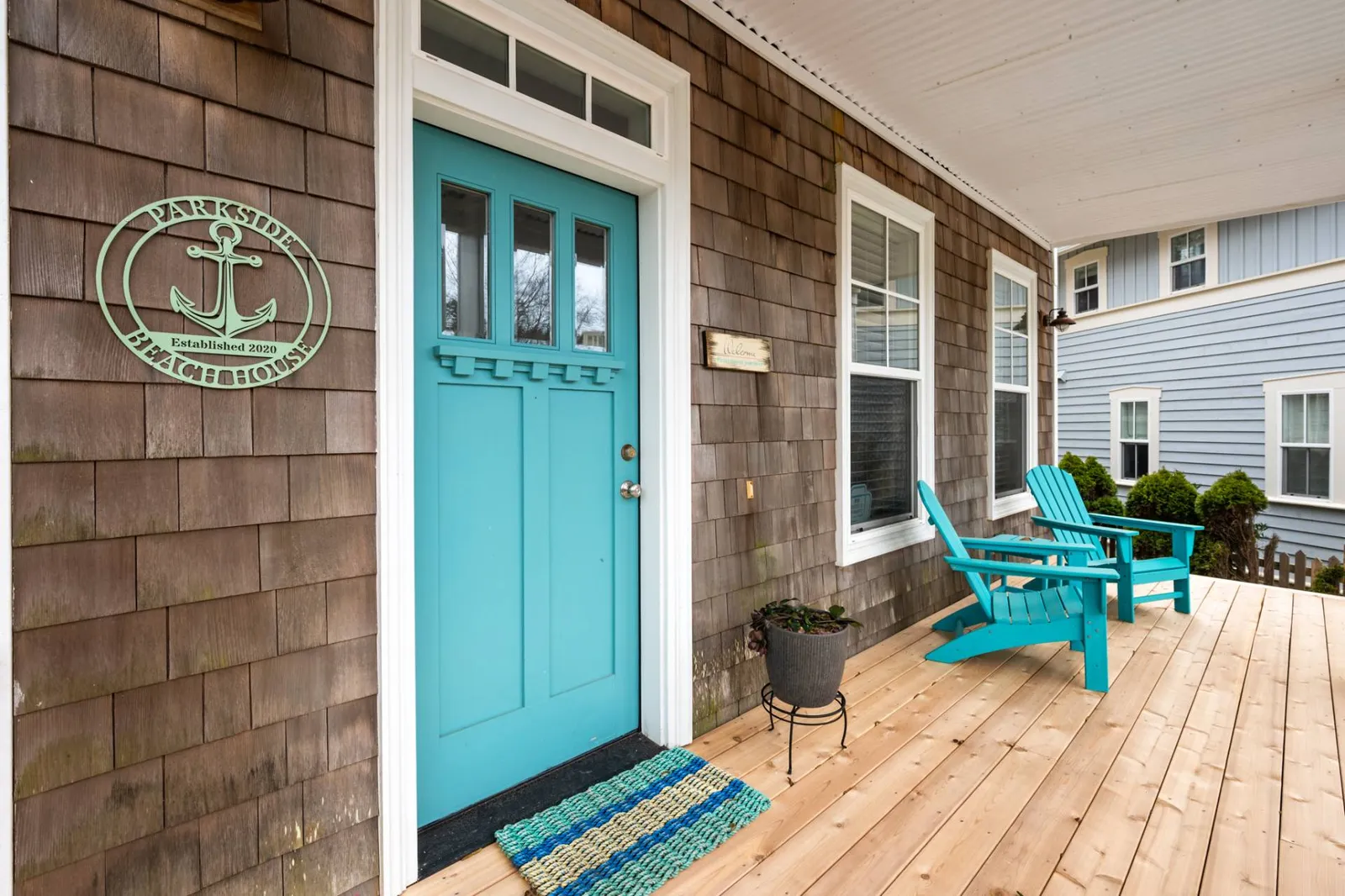 Lincoln City is south of Cannon Beach & Seaside and north of Newport. Use this rental as a base camp to explore the Oregon Coast.
