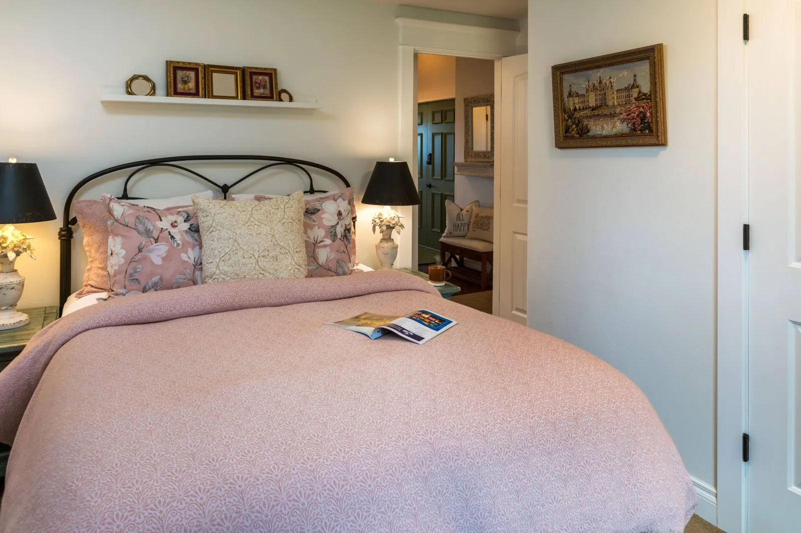 "This place is heavenly! Spotlessly clean. Gorgeous windows and very comfy beds. Wish we could have stayed longer and flagging to return" - Ilene