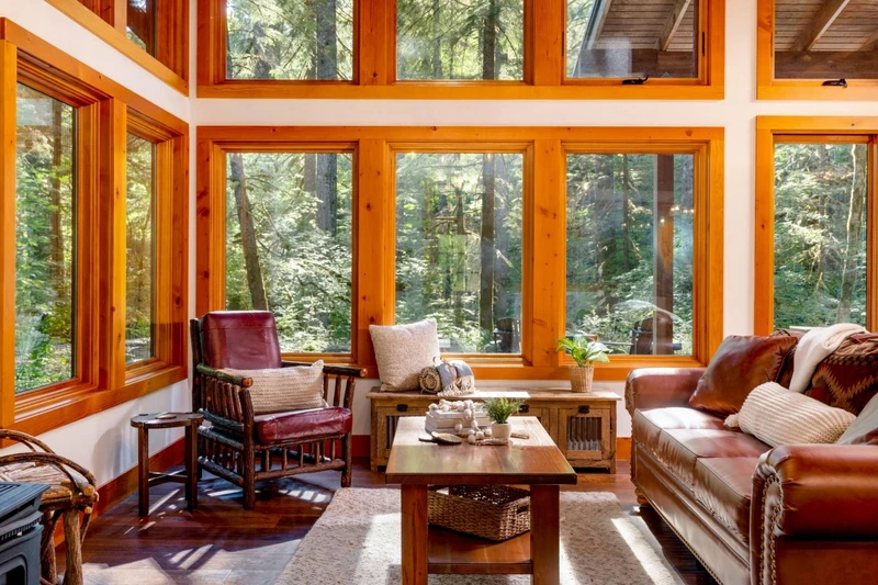 "The setting was awesome, the windows allowed the outside to come sit on the couch with you." - Edward