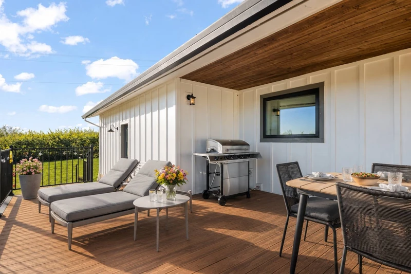"Perfect spot for our family reunion - we loved sitting on the porch and close proximity to a lot of beautiful wineries and activities." - Allie