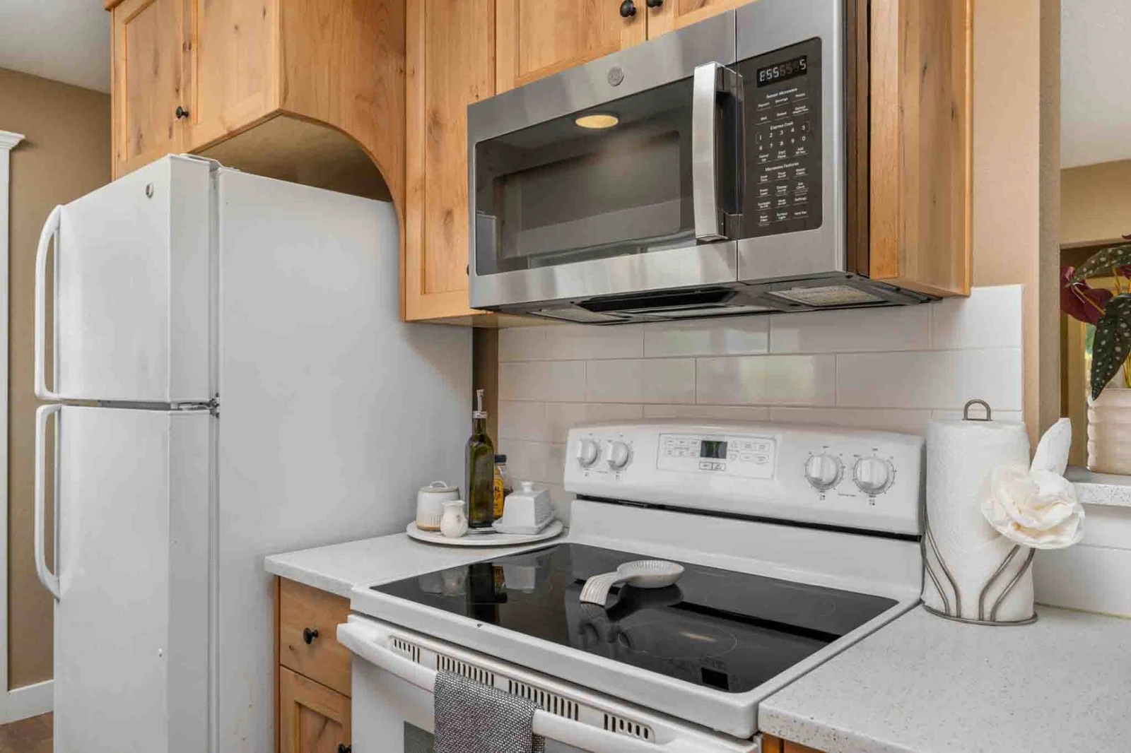 The kitchen is well equipped for a delicious culinary experience. Perfect for cooking dinner, baking cookies, and feeding the whole family!