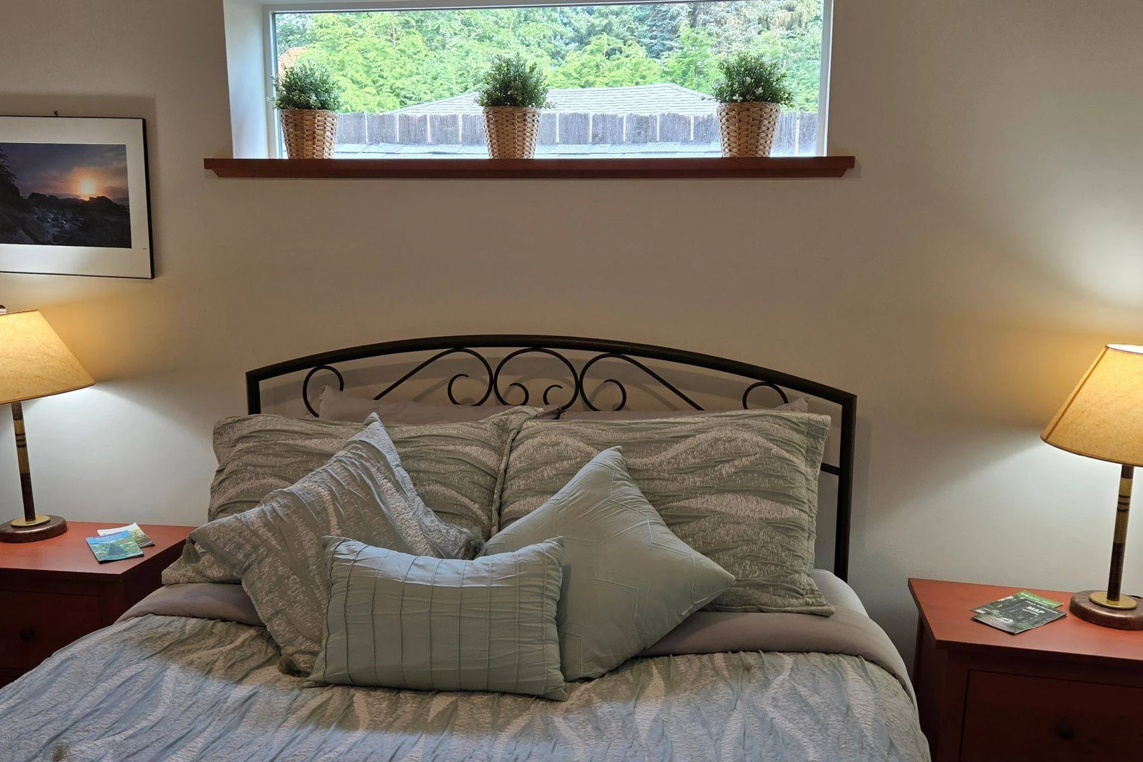"Lovely home with peaceful and quiet location. Portland activities are easy to access. Host was highly responsive." - Gordon