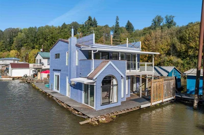 Vancouver Lake Floathouse